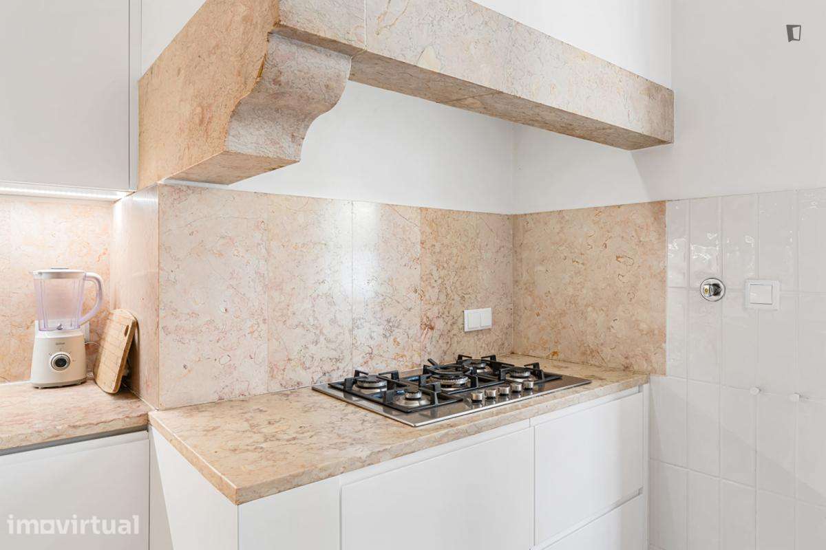 Quarto - localizado em Marquês de Pombal Lisbon - Grande imagem: 4/29