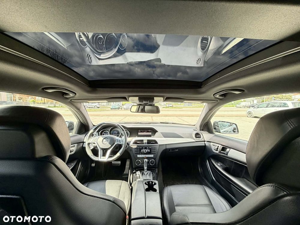Mercedes-Benz Klasa C 63 AMG AMG SPEEDSHIFT MCT AMG Performance Package - 15