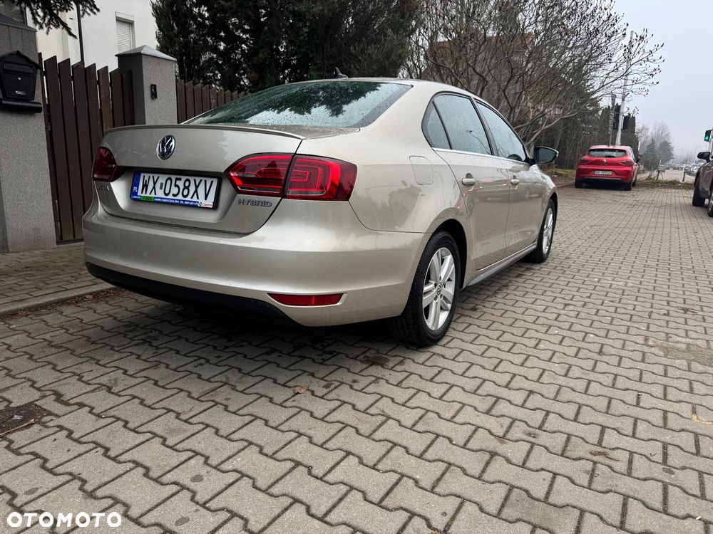 Volkswagen Jetta - 4