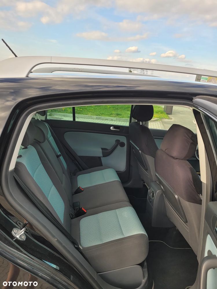 Volkswagen Golf - 5