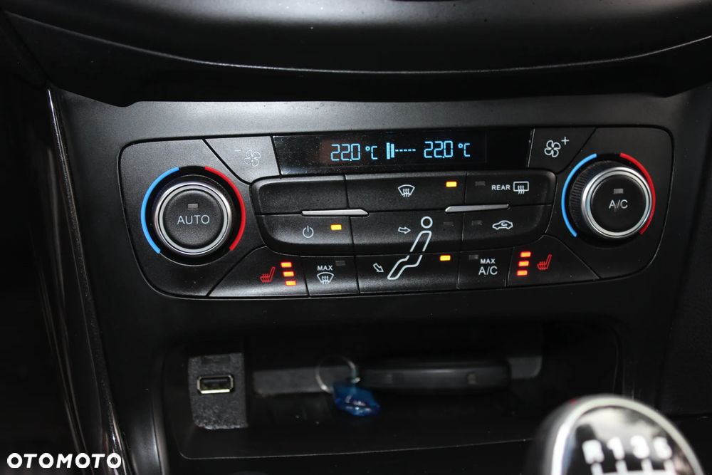 Ford Focus Turnier 1.5 EcoBlue Start-Stopp-System ST-LINE X - 11