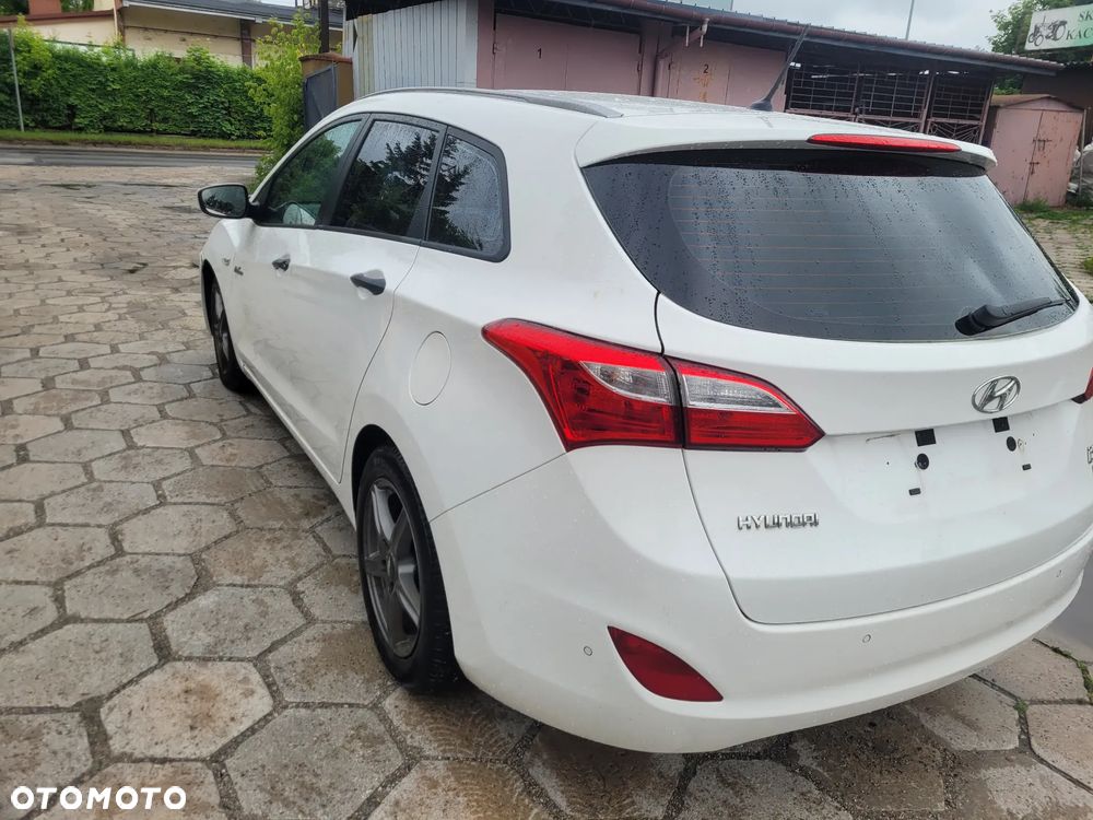 Hyundai i30 blue 1.6 CRDi YES Gold - 5