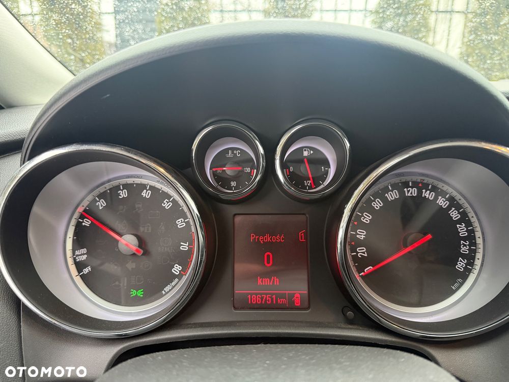 Opel Astra 1.4 T Cosmo - 24