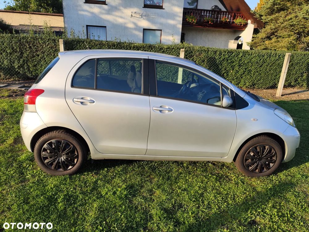 Toyota Yaris - 4