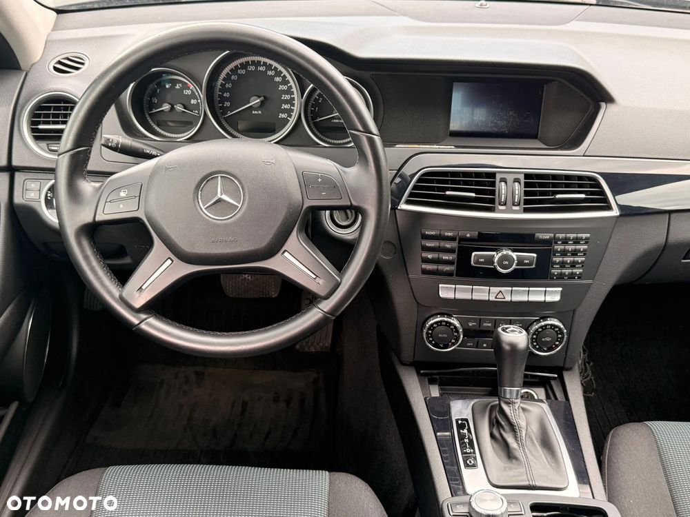 Mercedes-Benz Klasa C 180 BlueEFFICIENCY 7G-TRONIC Elegance - 14