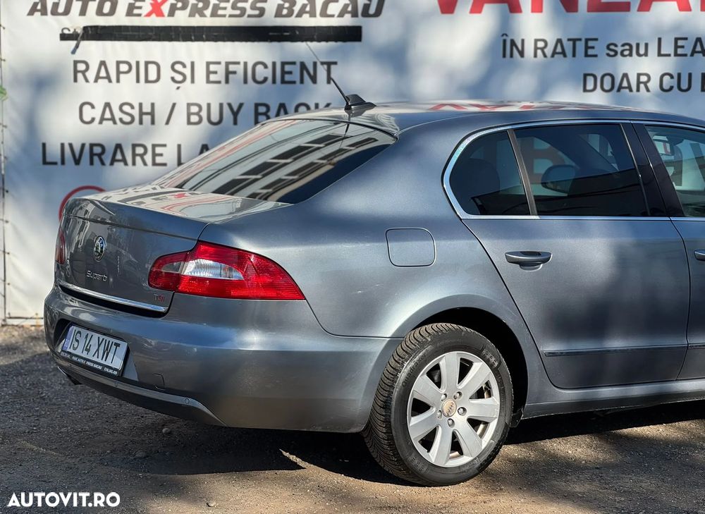 Skoda Superb 2.0 TDI Ambition DSG - 16