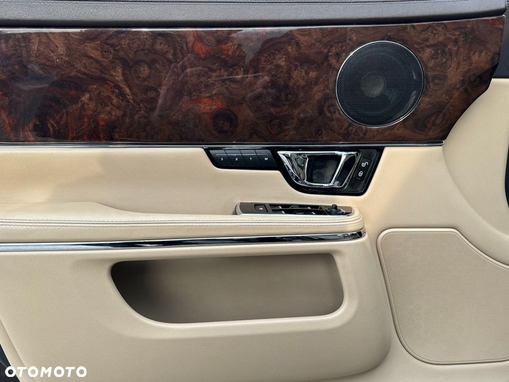 Jaguar XJ 3.0 D V6 Portfolio - 16