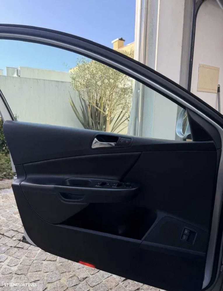 VW Passat 2.0 FSI 4Motion R-Line Edition - 12