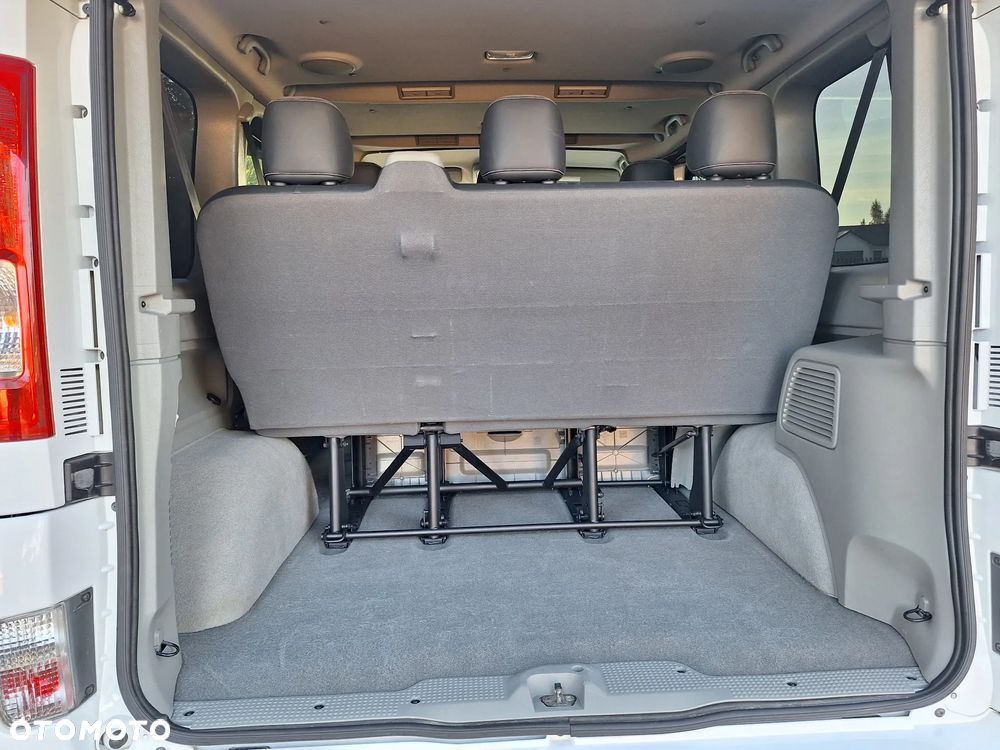 Renault Trafic FAP Passenger Black Edition - 29