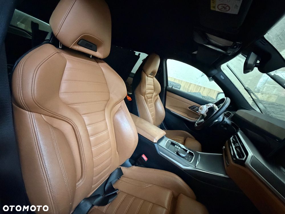 BMW Seria 3 330e M Sport - 8