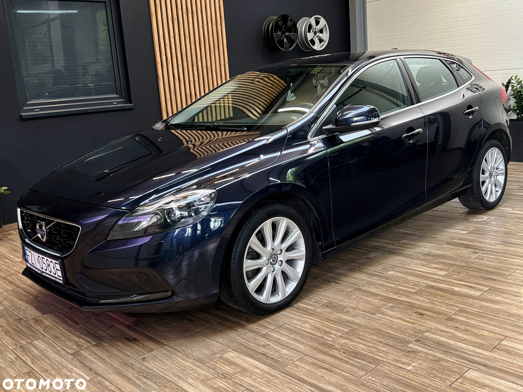 Volvo V40 D2 Drive-E Momentum - 11