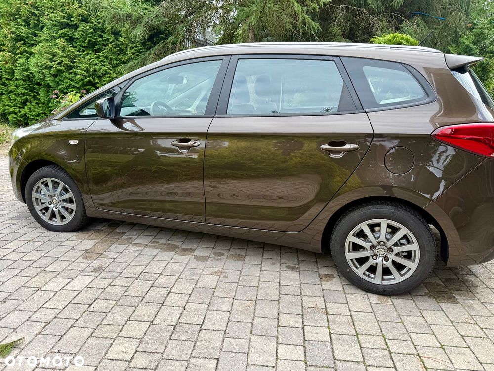 Kia Carens - 30