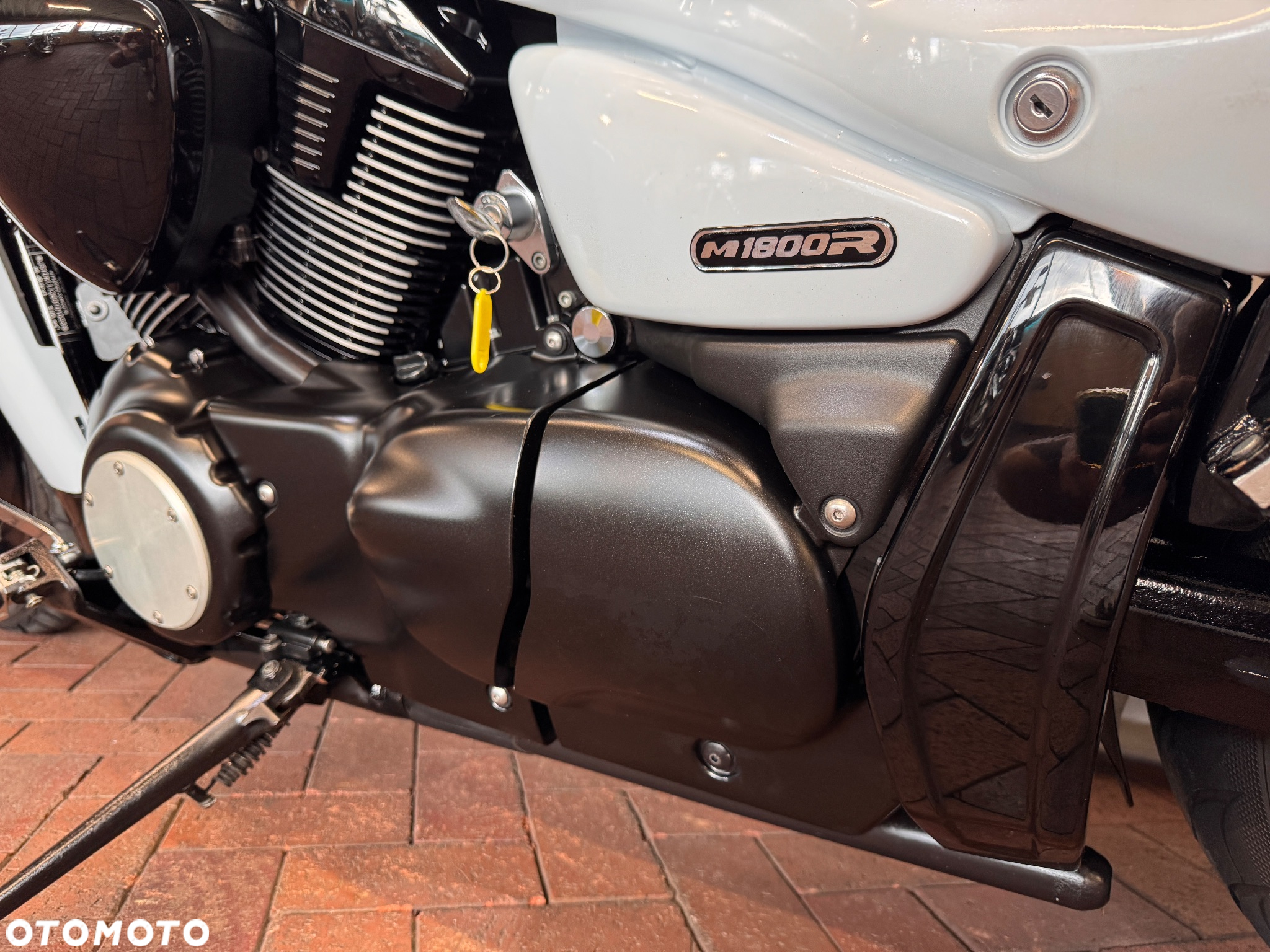 Suzuki Intruder - 25