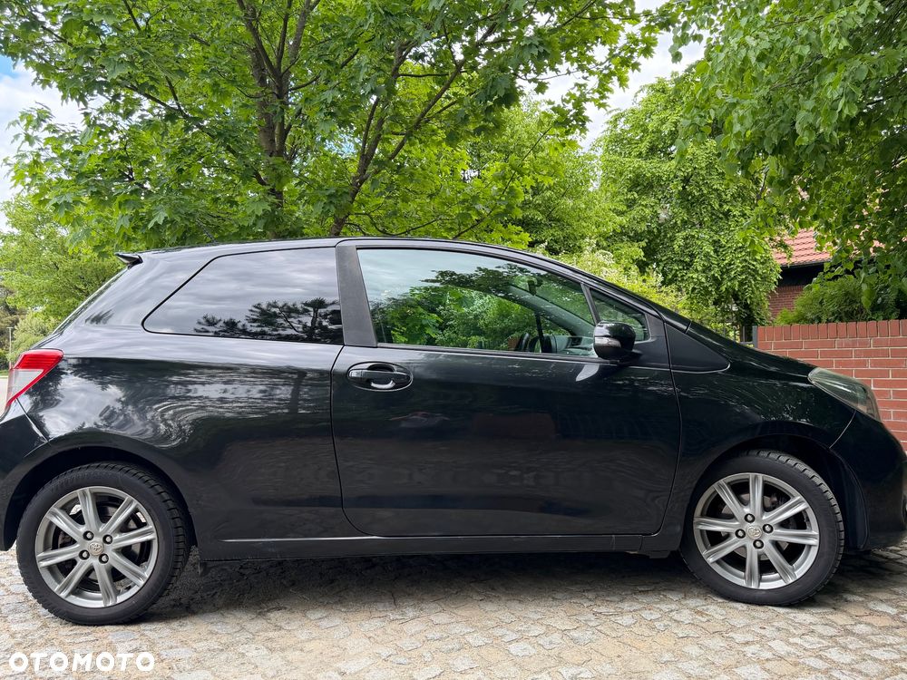Toyota Yaris 1.4 D-4D Premium - 6