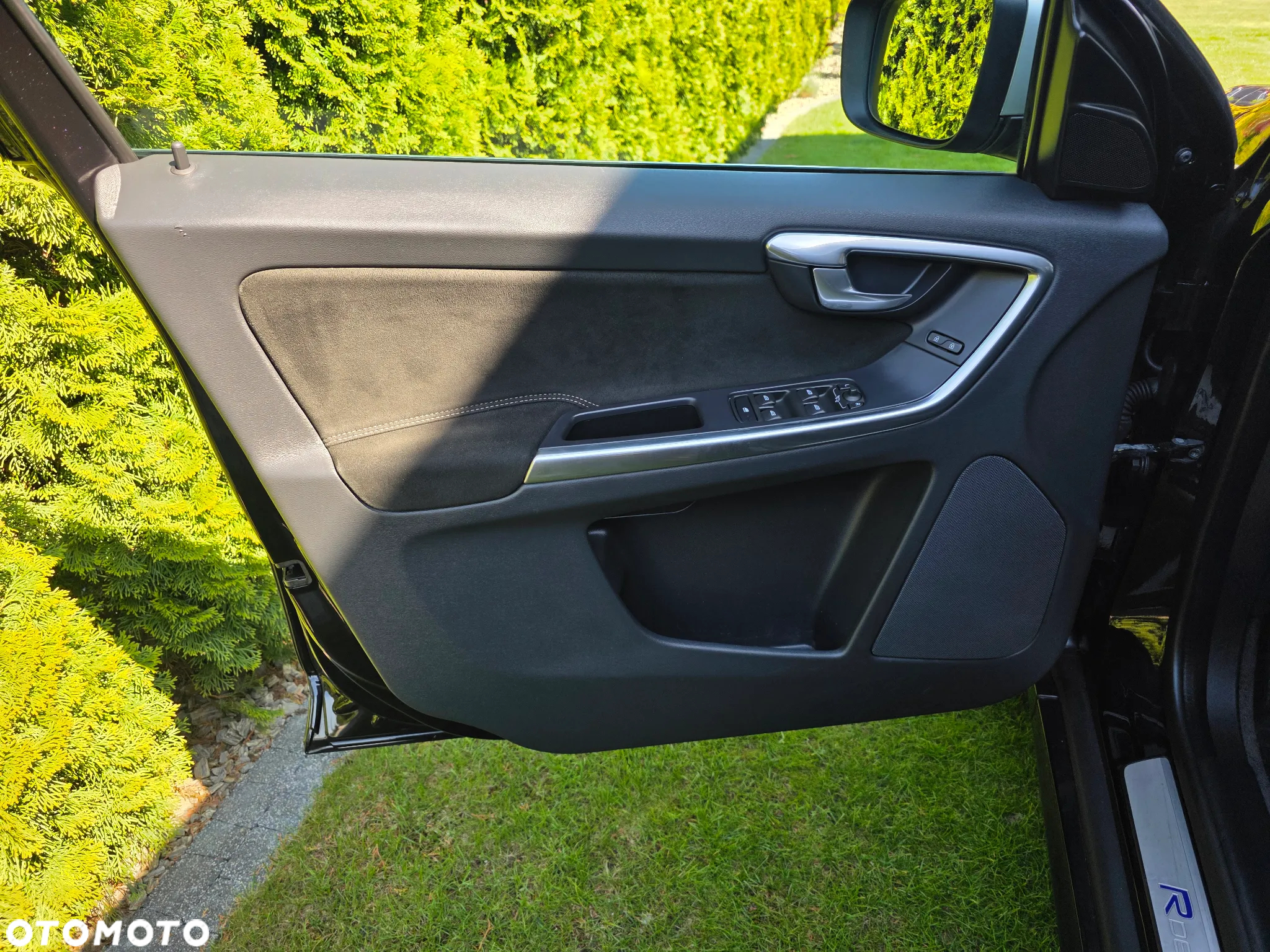 Volvo XC 60 D4 Geartronic RDesign - 25