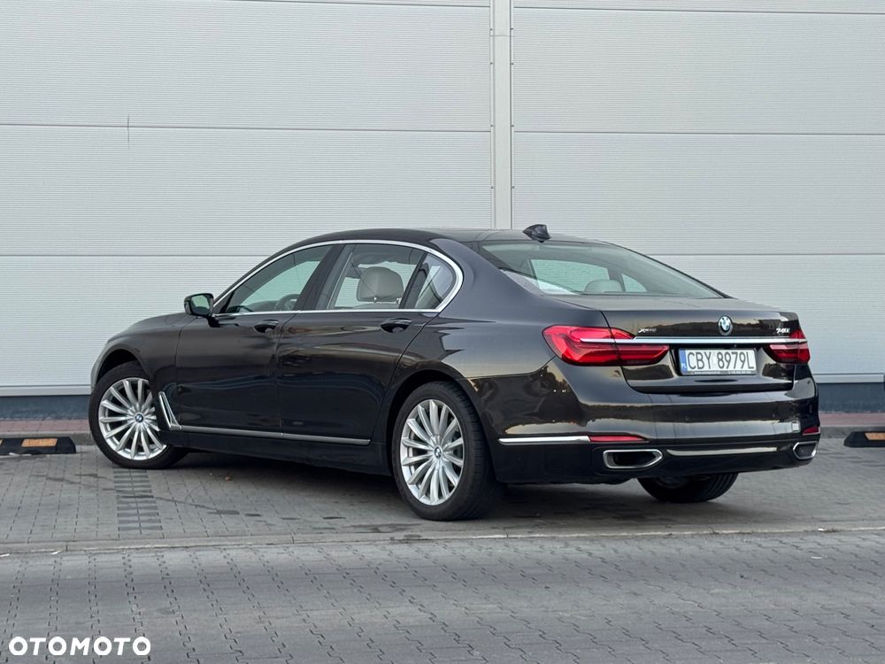 BMW Seria 7 740Li xDrive - 31