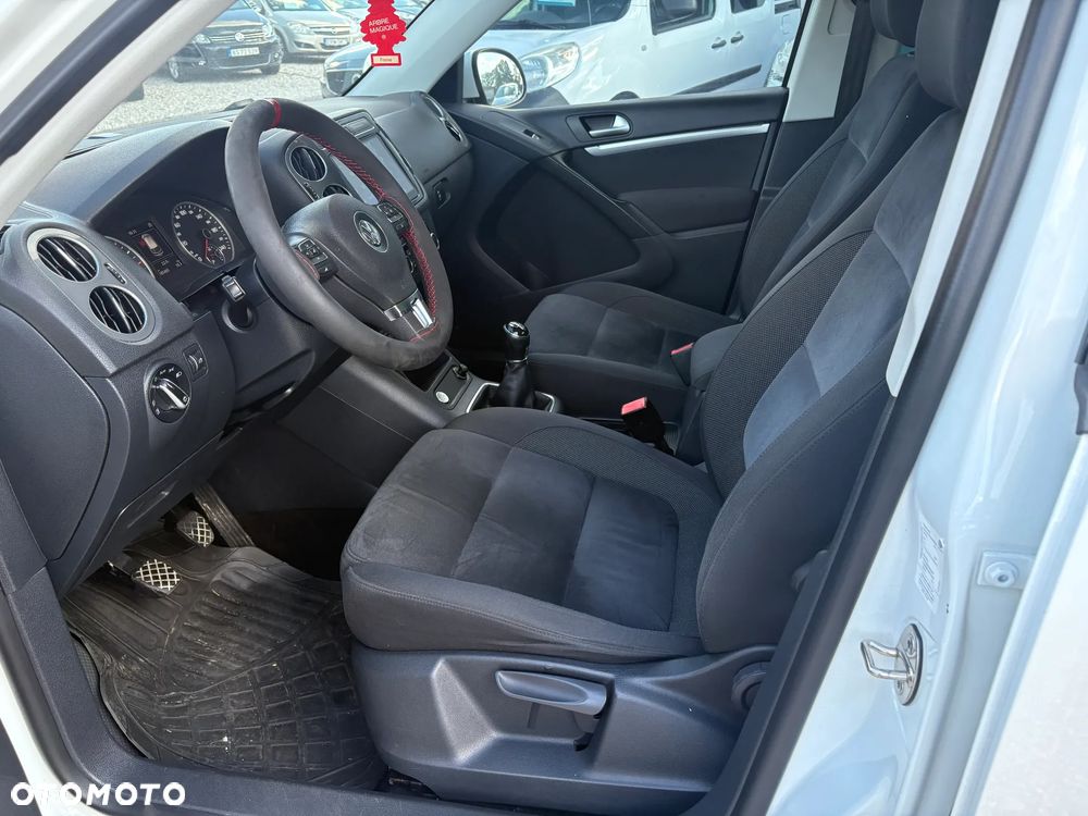 Volkswagen Tiguan 2.0 TDI DPF BlueMotion Technology Exclusive - 16