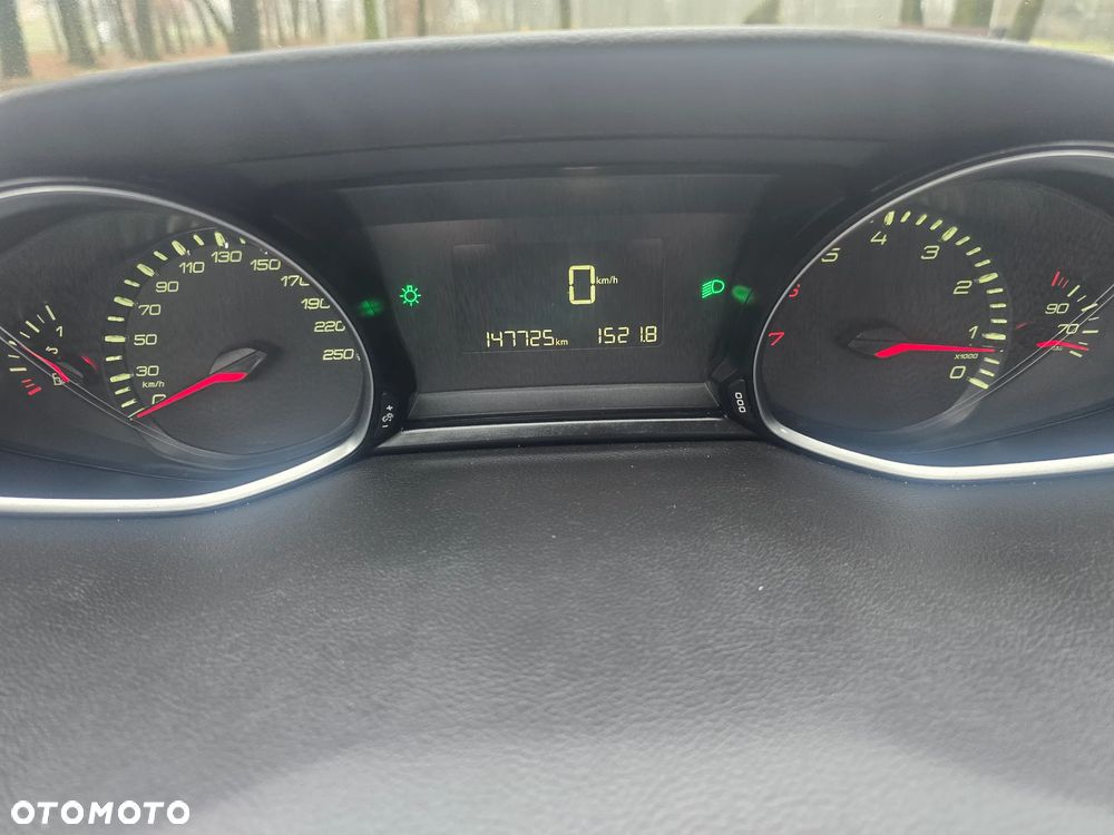 Peugeot 308 1.6 THP Allure - 21