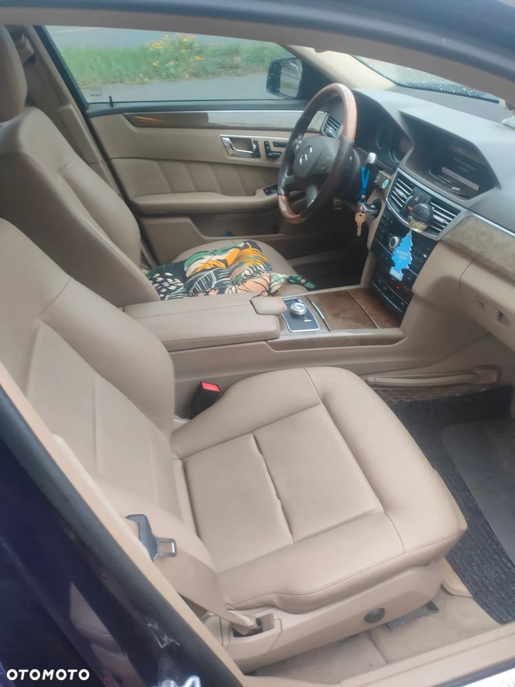 Mercedes-Benz Klasa E 350 4Matic 7G-TRONIC - 6