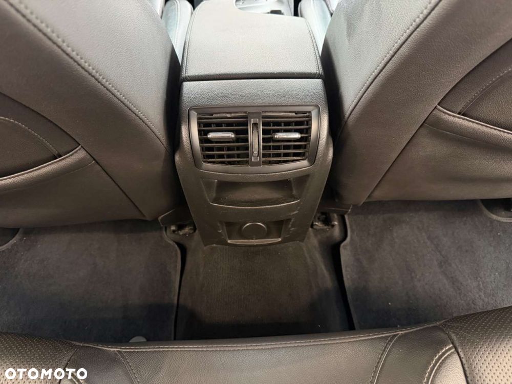 Opel Insignia - 30