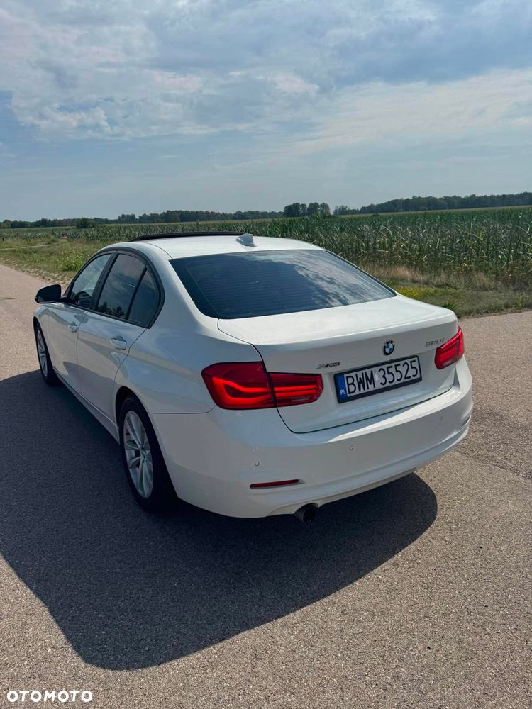 BMW Seria 3 320i xDrive - 7