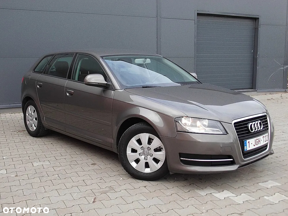 Audi A3 Sportback 1.6 TDI Ambiente - 9