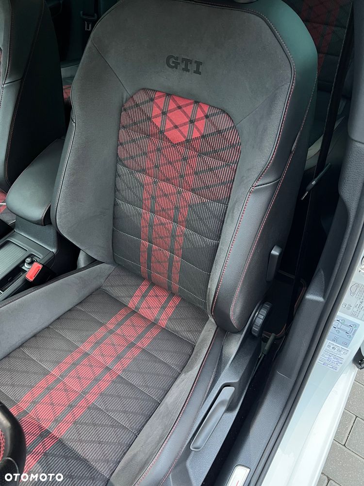 Volkswagen Golf GTI TCR 2.0 TSI OPF DSG - 18