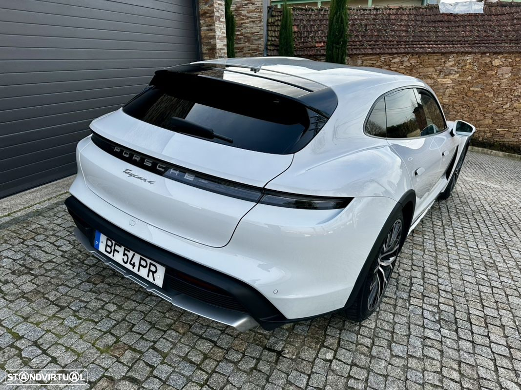 Porsche Taycan Cross Turismo 4 - 6