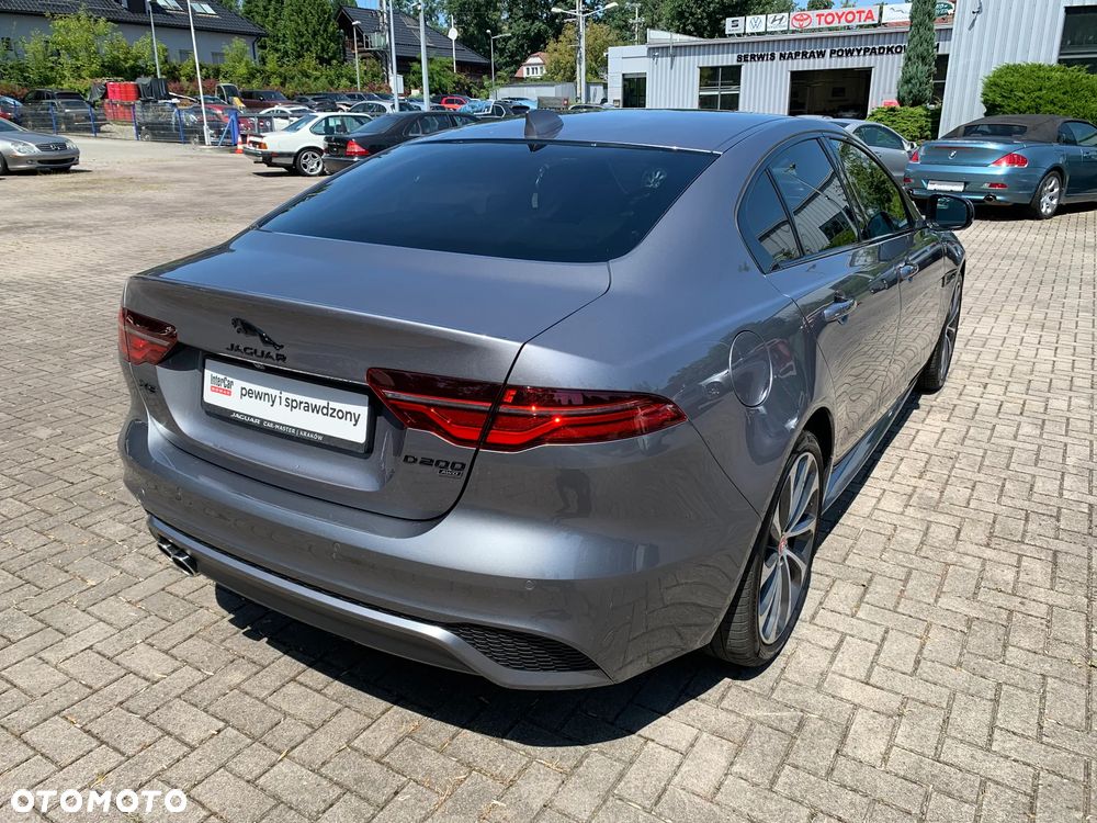 Jaguar XE 2.0 D200 mHEV AWD R-Dynamic SE - 7