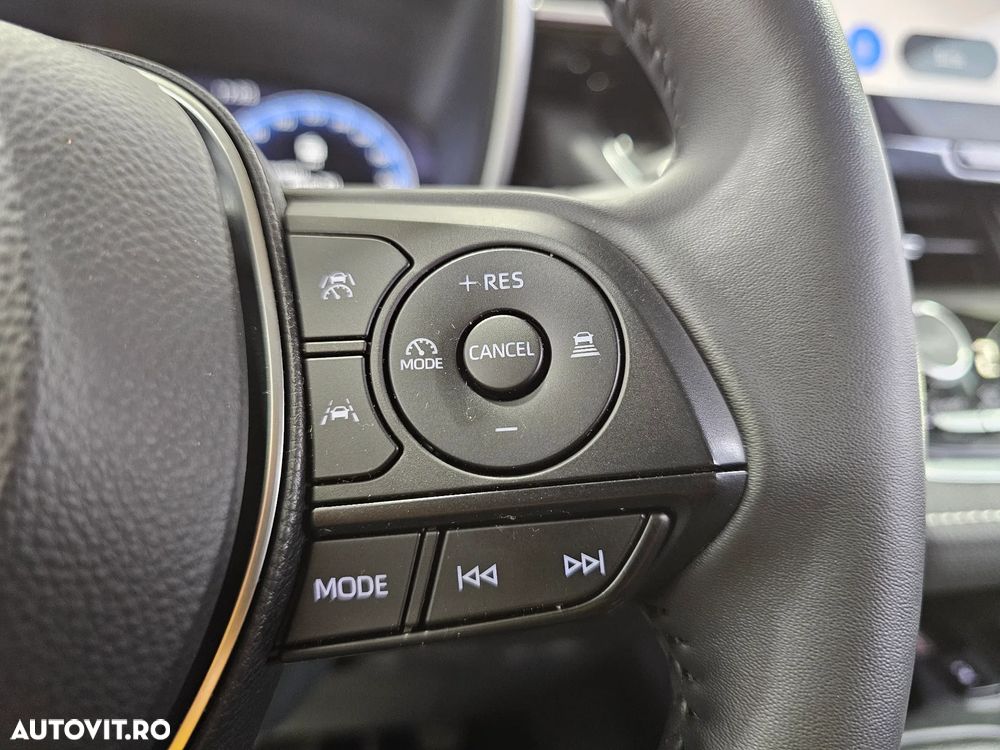 Toyota Corolla Sedan 1.8 HSD Business - 10