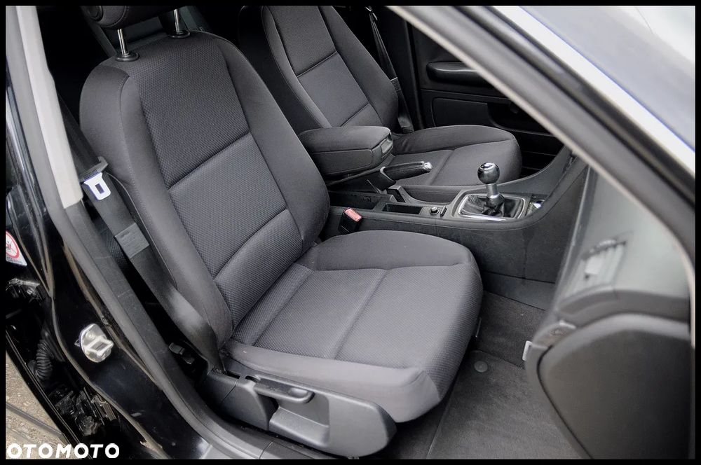 Audi A4 Limousine - 8