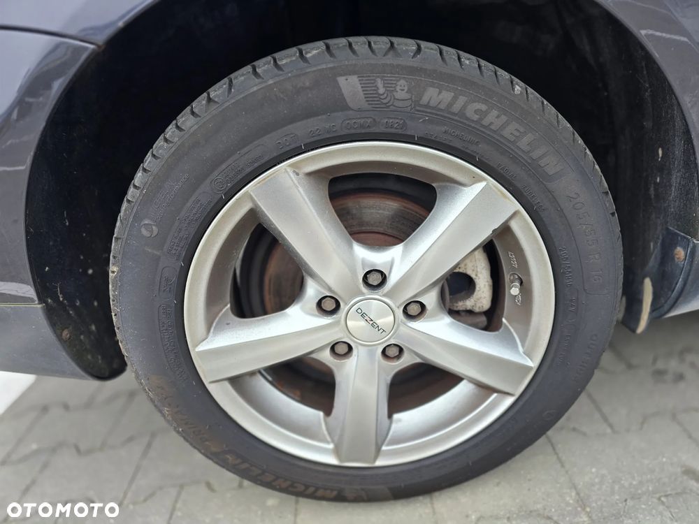 Volkswagen Passat 1.9 TDI Comfortline - 38