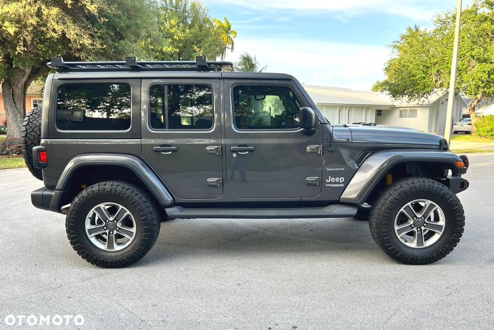 Jeep Wrangler - 11