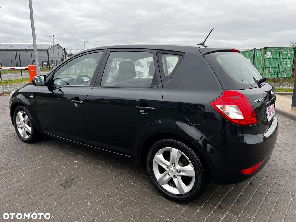 Kia Ceed - 3