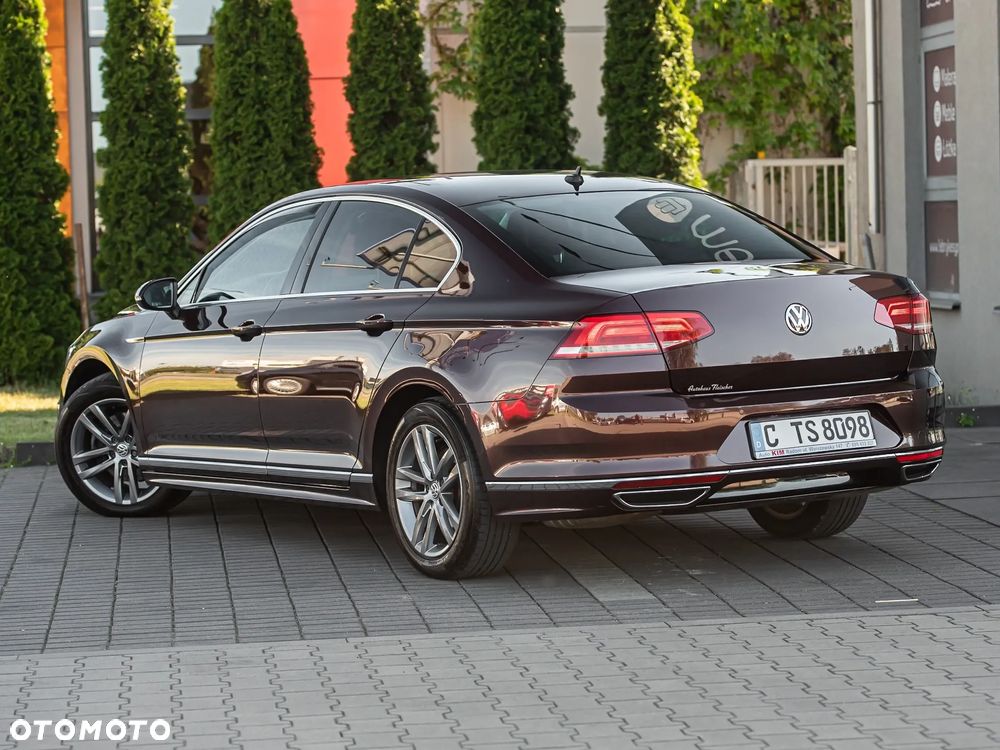 Volkswagen Passat - 11