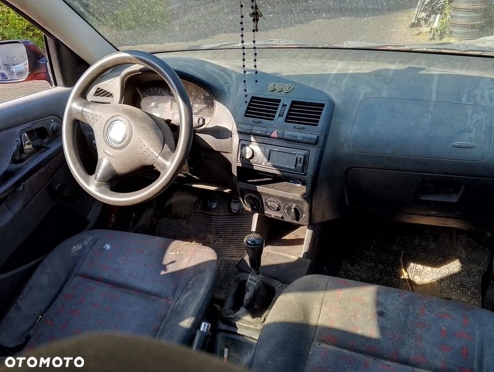 Seat Cordoba (99-02r.) 1.4 B 59KM. Silnik AKK Skrzynia DXK lakier P3G / LP3G / D8.Cały na części. GWARANCJA !!! Przód Tył Zestaw Komplet Drzwi Klapa Zderzak Błotnik Maska Grill Atrapa Szyba Pas Lampa Lusterko Boczki Fotel Kanapa Kokpit Deska Rozdzielcza Przełącznik Włącznik Sterownik Przewody Wiązka Instalacja Moduł Komputer Czujnik Listwa Pompa Alternator Wtryski Głowica Rozrusznik Kompresor Sprzęgło Dwumas Silnik Skrzynia ABS Klimatyzacji Paliwa Wspomagania Kolektor Turbina Przepustnica Zawór Chłodnica Koło Hak Belka Sanki Zawieszenie Mcpherson Półoś Amortyzator Wydech Tłumik Zacisk Most - 8