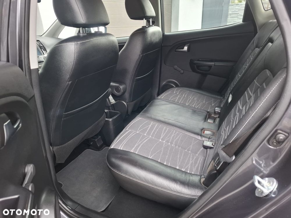 Kia Venga 1.4 CVVT UEFA EURO 2016 - 15