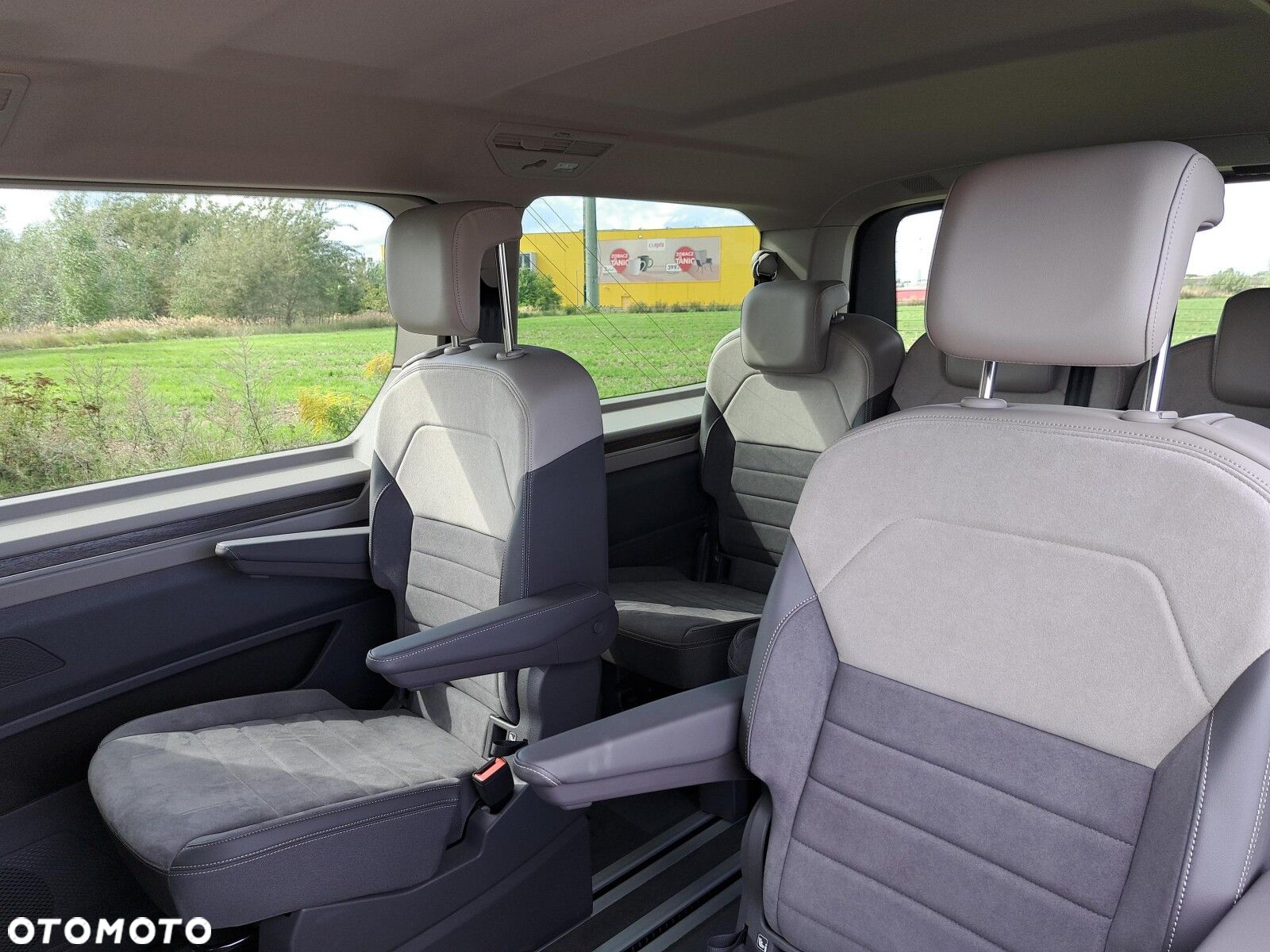 Volkswagen Multivan - 20