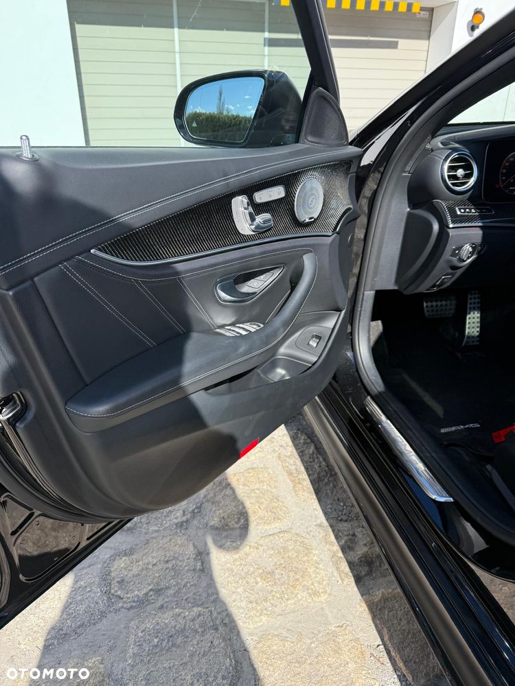 Mercedes-Benz Klasa E AMG 63 S 4-Matic+ - 17