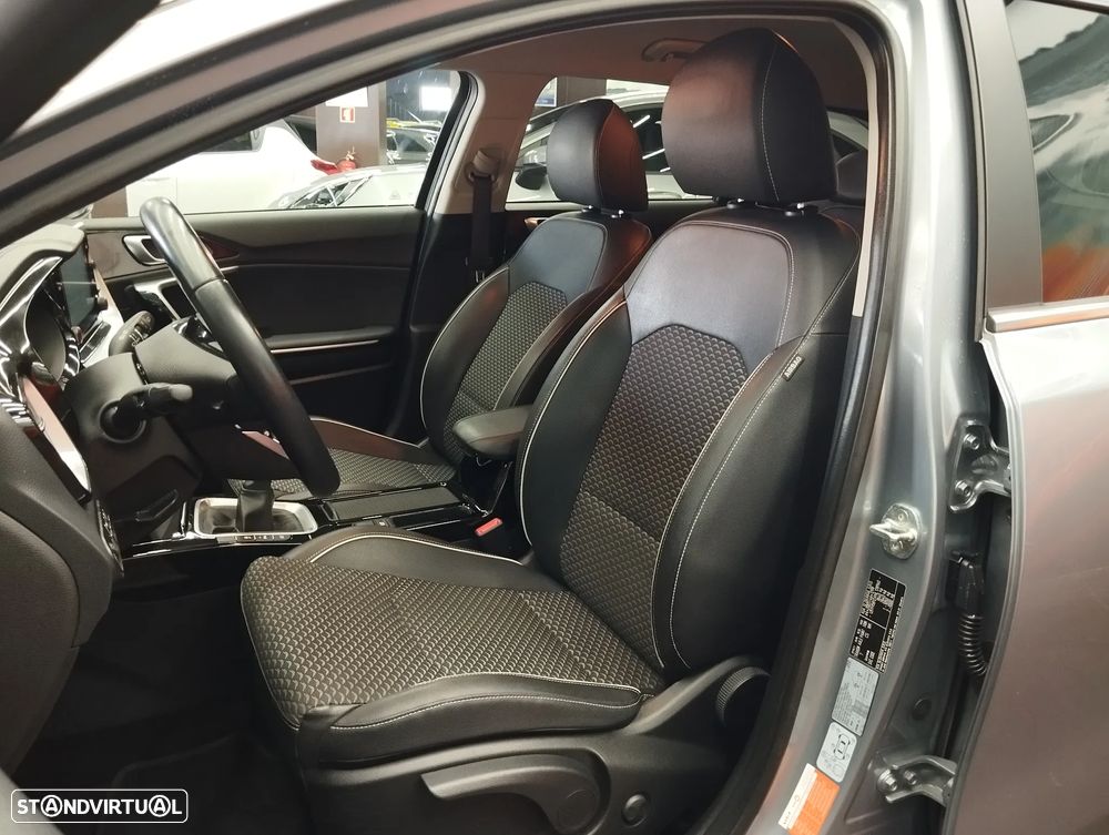 Kia Ceed SW 1.0 T-GDI Sport - 17