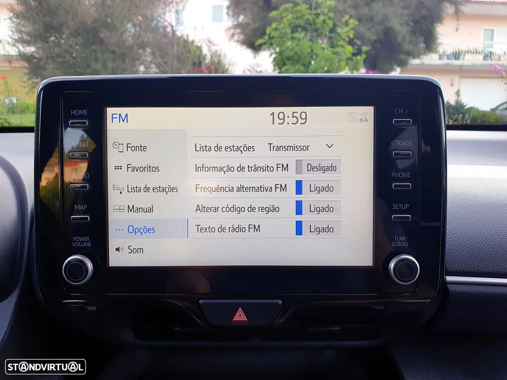 Toyota Yaris Cross 1.5 HDF Comfort Plus - 28