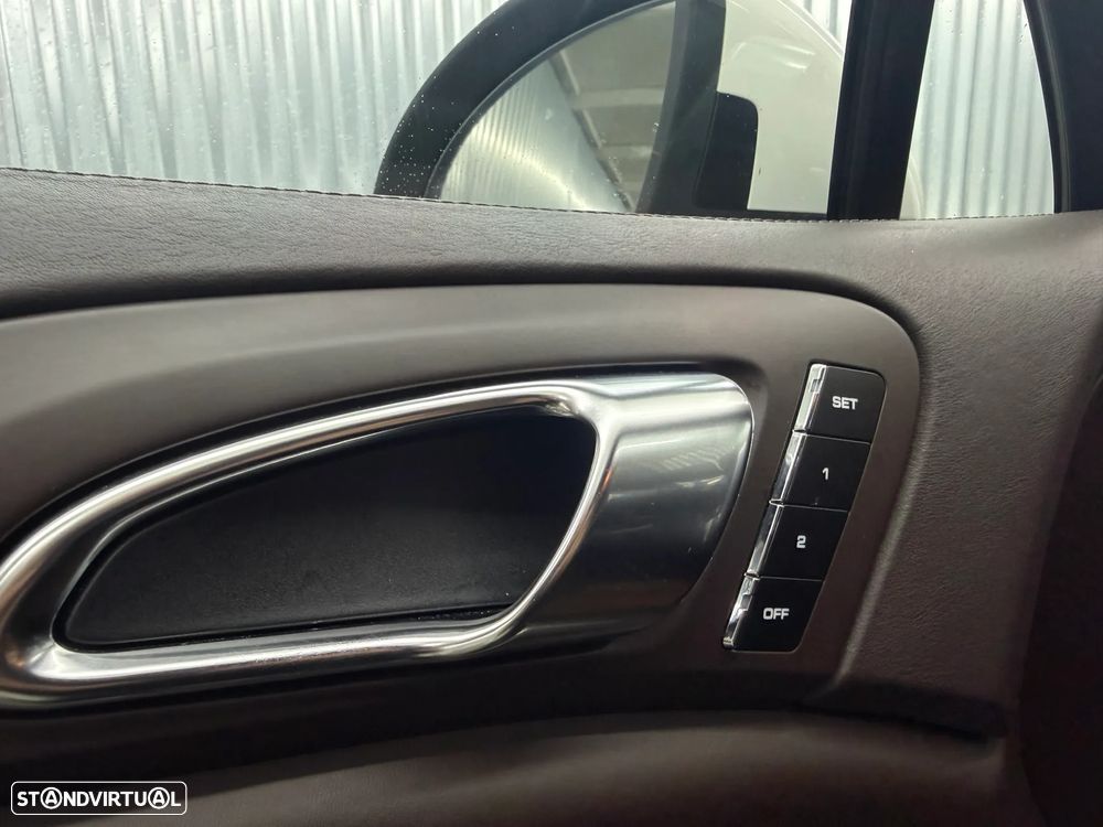 Porsche Cayenne S - 36