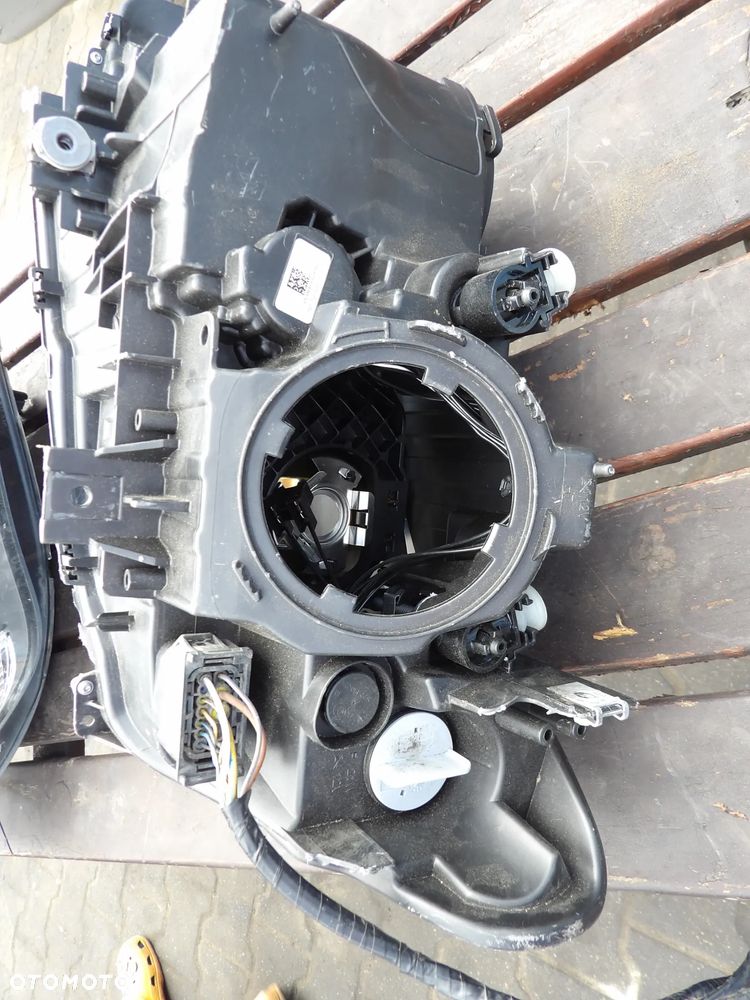 BMW - F30 - PRAWA LAMPA PRZEDNIA - UK - 7259540 - 8