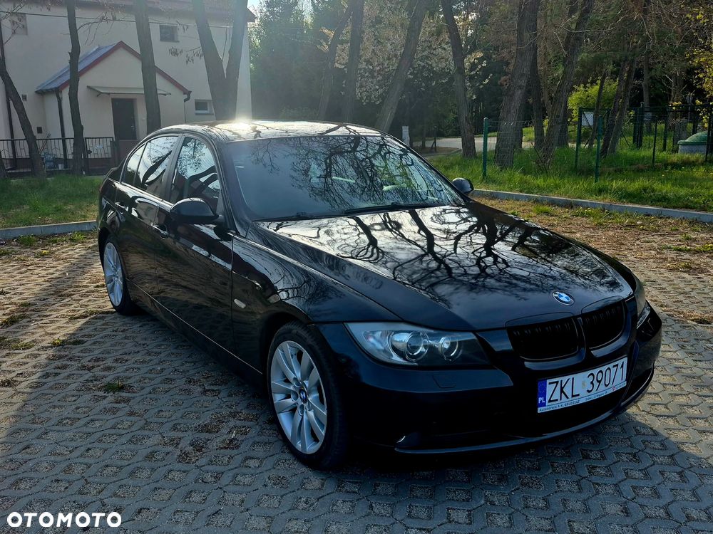 BMW Seria 3 320i - 1