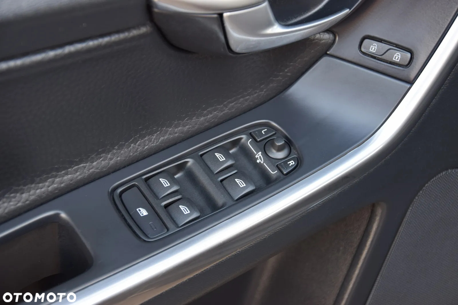 Volvo XC 60 D5 AWD Summum - 17