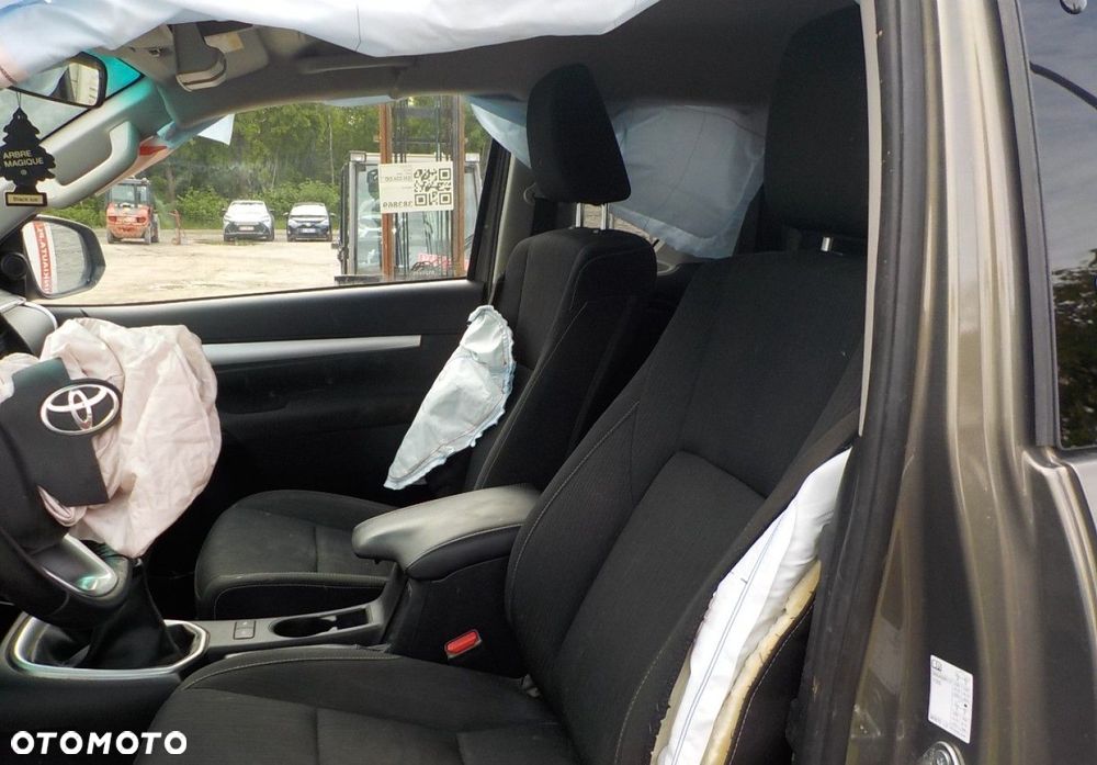 Toyota Hilux - 25