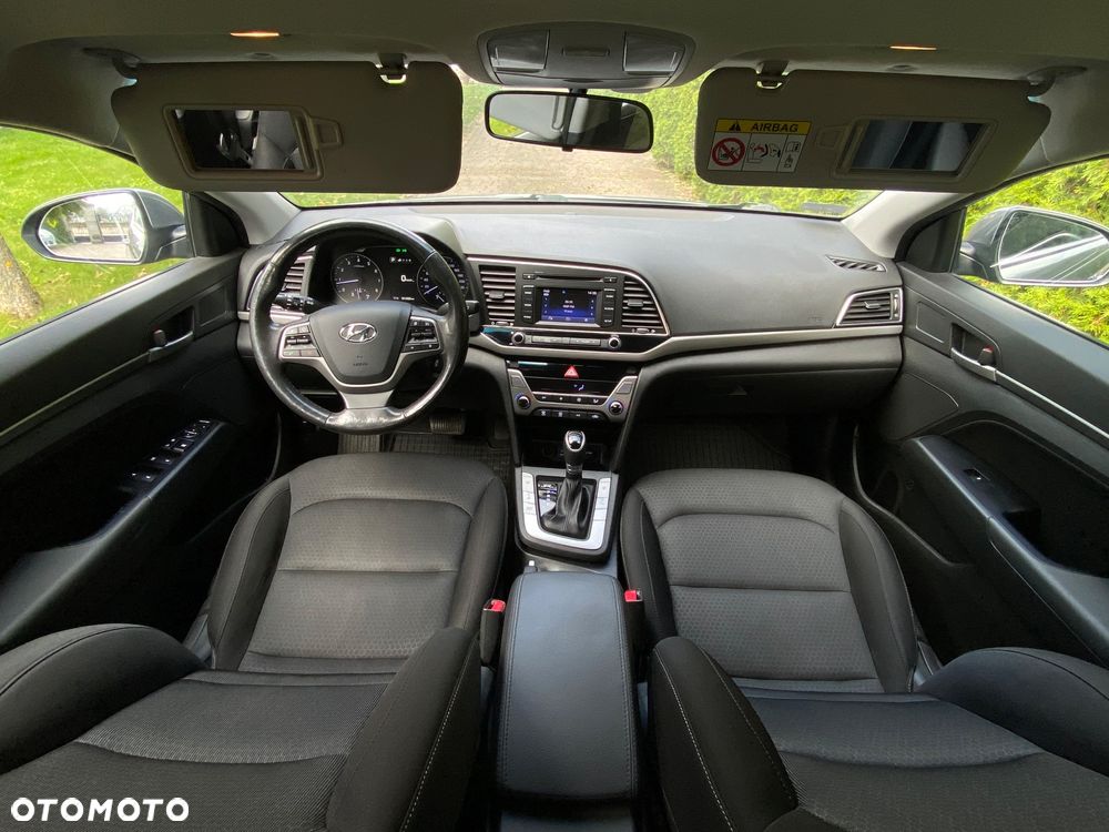 Hyundai Elantra 1.6 Style - 9