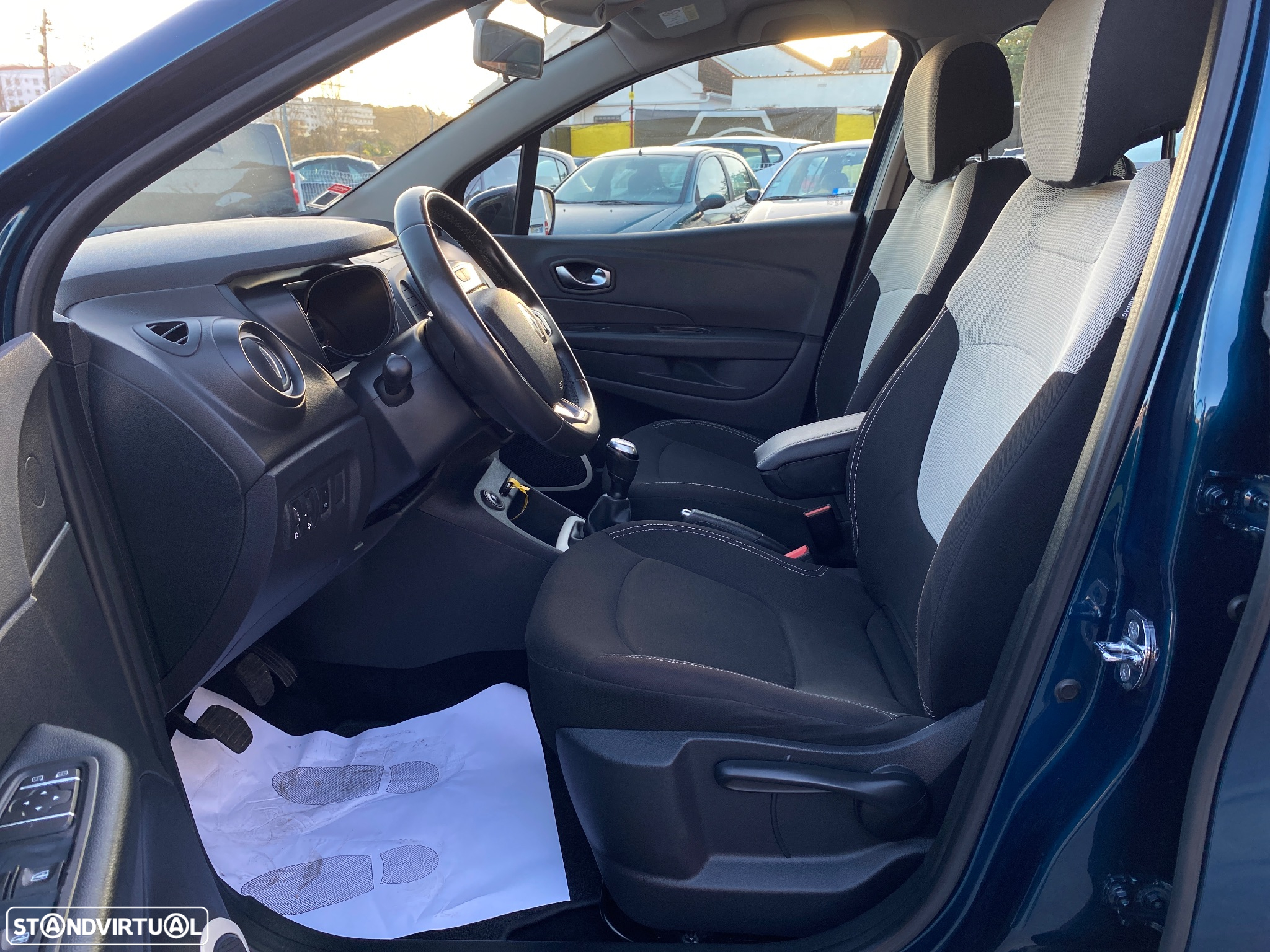 Renault Captur 1.5 dCi Exclusive - 10