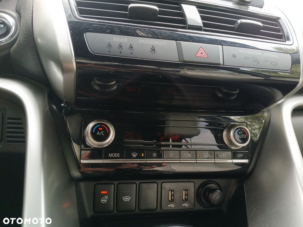 Mitsubishi Eclipse Cross - 16