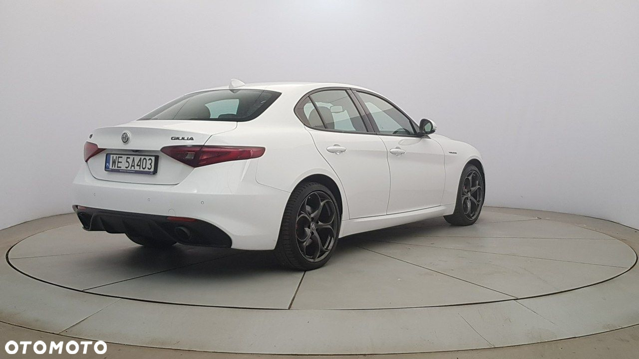 Alfa Romeo Giulia - 7
